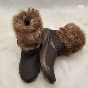 OOOLALA! Forest Green NWT Sz. 7W/5.5 kids